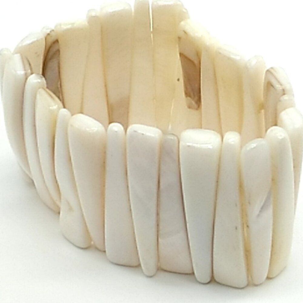 VTG Mother of Pearl Sea Shell Stretch Cuff Bracelet